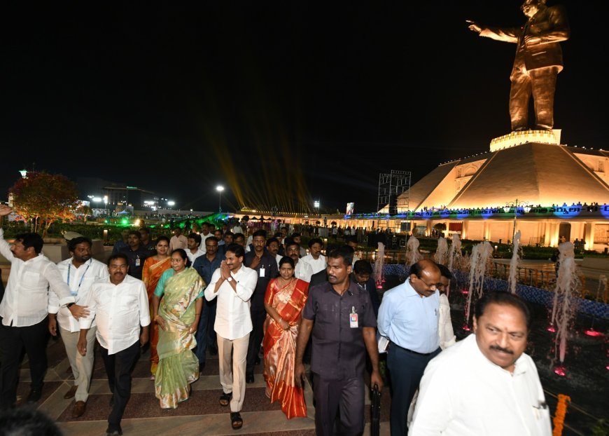 విజయవాడ స్వరాజ్ మైదాన్ లో డా॥ బి.ఆర్. అంబేద్కర్ గారి 206 అడుగుల కాంస్య విగ్రహా అవిష్కరణ చేసిన సీఎం జగన్